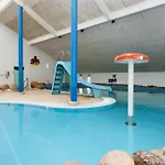 Cozy With Water Park And Apartmán *